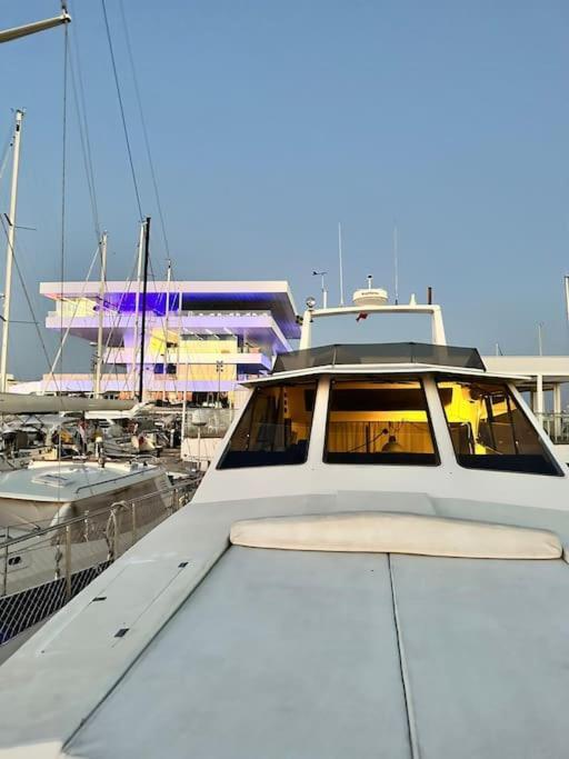 Noche Insolita En Yate De 16M A 2 Minutos De La Playa Βαλένθια Εξωτερικό φωτογραφία